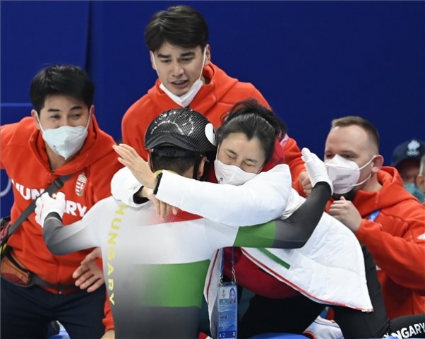 Peking 2022 - Gyorskorcsolya - Liu Shaoang olimpiai bajnok 500 méteren 