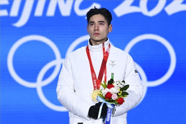 Peking 2022 - Gyorskorcsolya - Liu Shaoang olimpiai bajnok 500 méteren