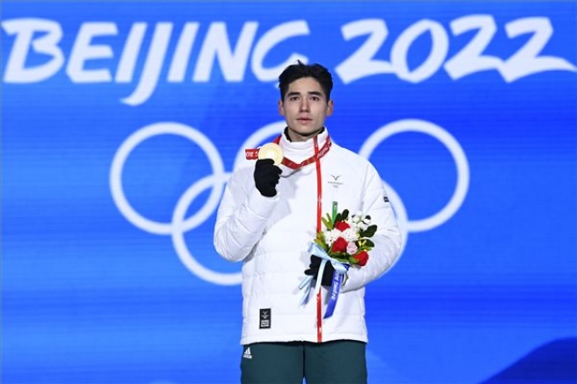 Peking 2022 - Gyorskorcsolya - Liu Shaoang olimpiai bajnok 500 méteren