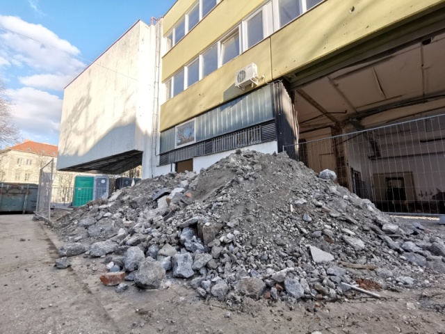 Dugonics tér 8-9 bontás
