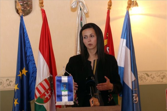 Mérföldkő a magyar idősgondozásban a kormány Gondosóra projektje 