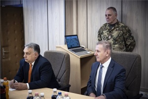 Ukrán válság - Orbán Viktor a Magyar Honvédség Integrált Műveleti Központjában