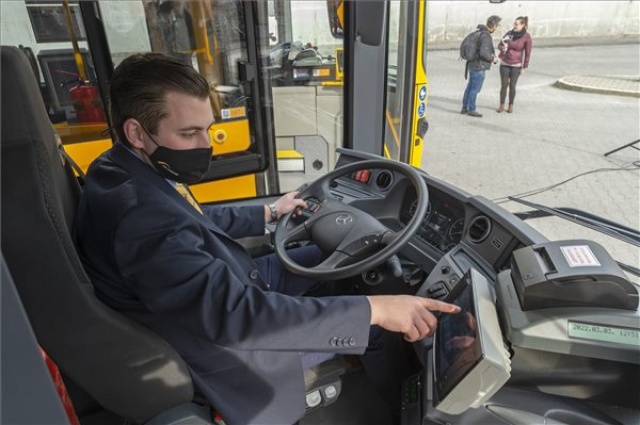 A Volánbusz 21 új járművet állít forgalomba Komárom-Esztergom megyében