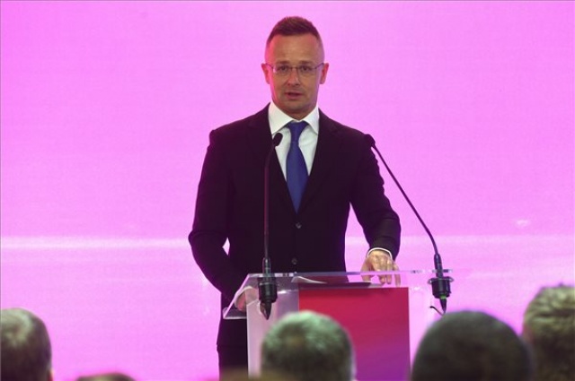 Az AVL Hungary Kft. új járműcsarnokának és irodaépületének alapkőletétele Érden