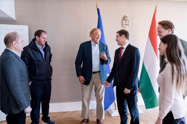 Ukrajnai háború - Gulyás Gergely fogadta George Patakit 