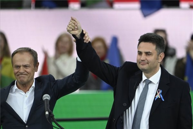Március 15. - Ellenzéki nagygyűlés a fővárosi Műegyetem rakparton 
