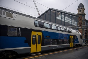 Mától naponta kilencszer közlekednek a Budapest-Esztergom vonalon KISS emeletes motorvonatok