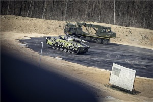 A Lynx harcjárműgyár épületének és elkészült moduljainak átadója Zalaegerszegen