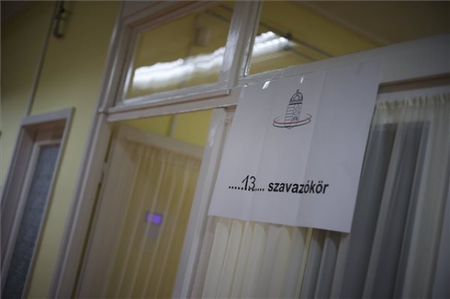 Választás 2022 - Megnyitottak a szavazókörök