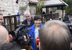 Választás 2022 - Leadta szavazatát Gyurcsány Ferenc és Dobrev Klára