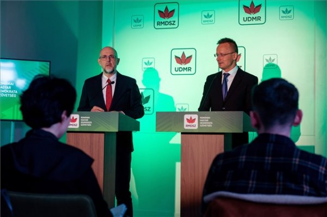 Szijjártó Péter és Kelemen Hunor sajtótájékoztatója