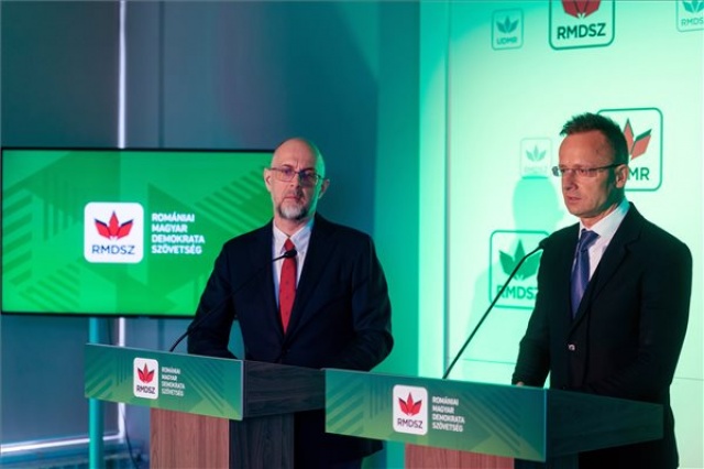 Szijjártó Péter és Kelemen Hunor sajtótájékoztatója