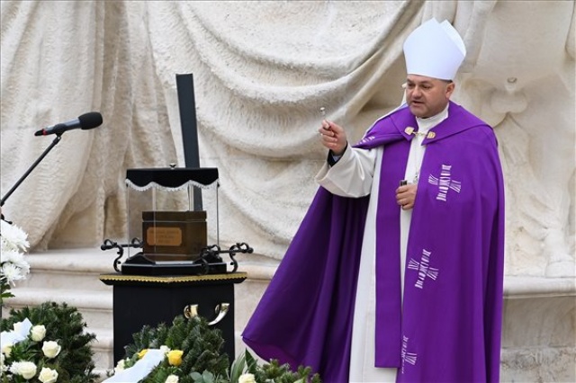 Antall Józsefné Fülepp Klára temetése