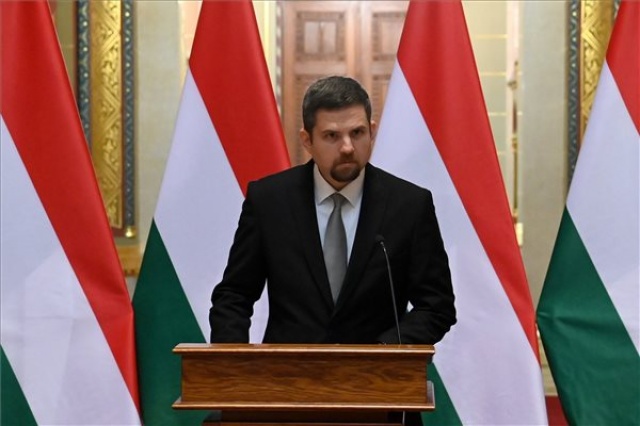 Listás mandátumot szerzett országgyűlési képviselők megbízólevelének ünnepélyes átadása