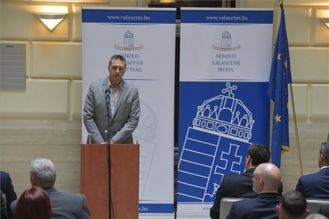 Választás 2022 - Huszonnégy képviselő vette át megbízólevelét