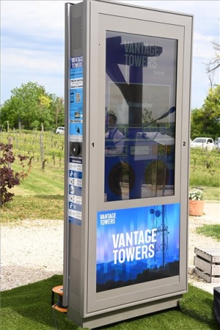 Elektromos autótöltőket telepít a Vantage Towers országszerte