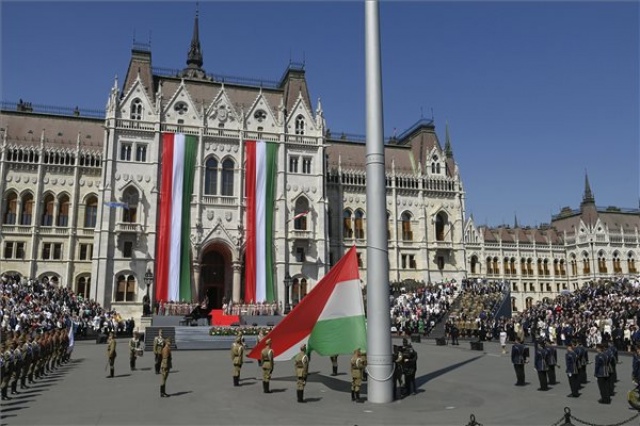 Novák Katalin köztársasági elnök beiktatása - Díszceremónia a Kossuth téren