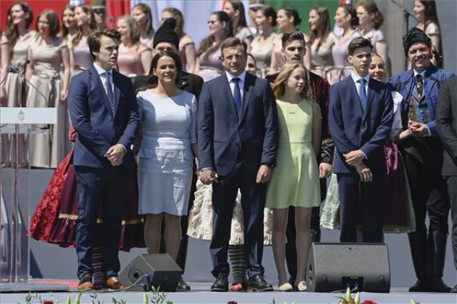 Novák Katalin köztársasági elnök beiktatása - Díszceremónia a Kossuth téren