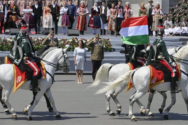 Novák Katalin köztársasági elnök beiktatása - Díszceremónia a Kossuth téren