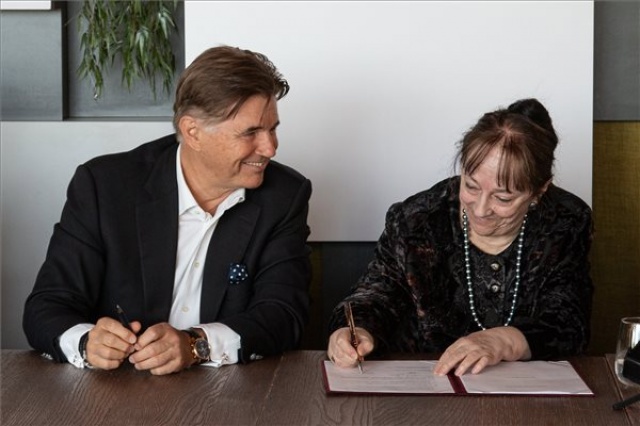 Aláírták a Méhes György Alapítvány alapító okiratát