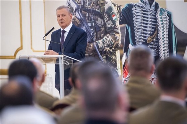 Ünnepség a honvédelem napja alkalmából Budapesten