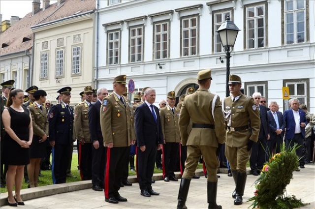 Ünnepség a honvédelem napján a budai Várban