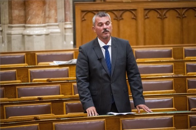 Az Országgyűlés rendkívüli plenáris ülése