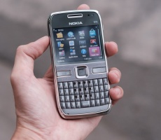 Nokia E72
