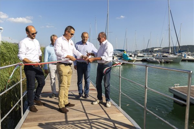 Megnyílt a Balaton legújabb kikötője, a Kékszalag Port Balatonfüreden