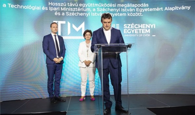 Víz, amit akartunk címmel ünnepség és együttműködési megállapodás aláírása Győrben