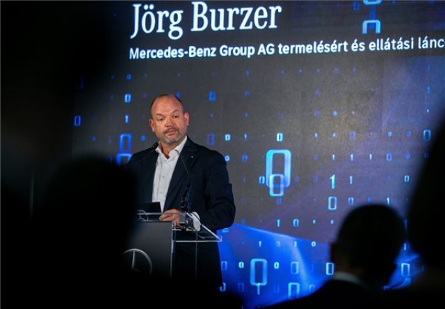 400 milliárd forintos gigaberuházás keretében új gyártósorokat telepít Kecskemétre a Mercedes