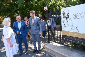 Tamási Áron 125 címmel nyílt kiállítás Budapesten