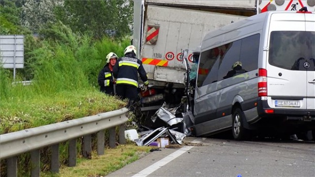 Halálos karambol az M5-ös autópályán Szatymaznál