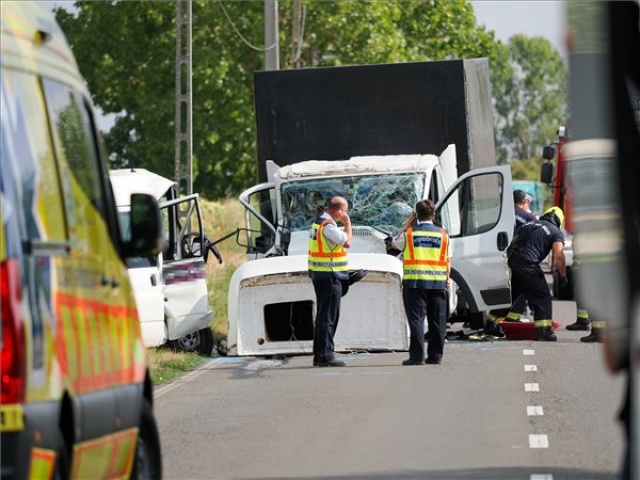 Halálos baleset miatt lezárták a 63-as főutat Jánosmajornál