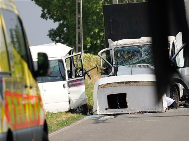 Halálos baleset miatt lezárták a 63-as főutat Jánosmajornál