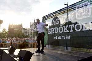 Az Agrárminisztériumnál tüntetett az LMP