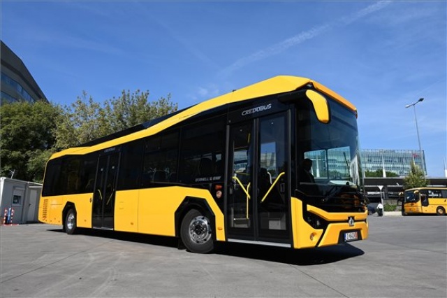 Bemutatták a magyar buszcsalád új típusát 