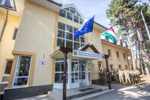 A Kratochvil Károly Honvéd Középiskola és Kollégium tanévnyitója és átadása Hódmezővásárhelyen 