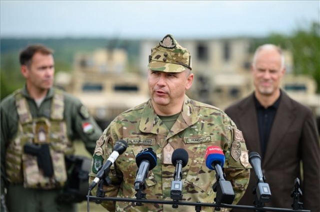 A Magyar Honvédség különleges műveleti gyakorlata Újdörögdön