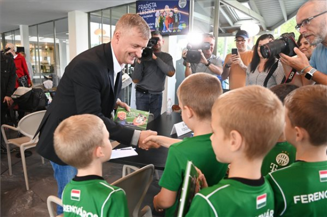Mesekönyvet jelentetett meg és családi pályázatot hirdetett a Ferencváros