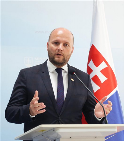 Szalay-Bobrovniczky Kristóf honvédelmi miniszter szlovák kollégájával tárgyalt Pozsonyban 