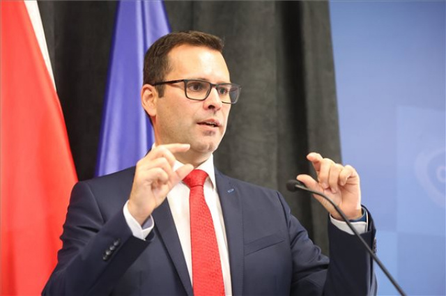 DK: megtartotta első ülését az árnyékkormány