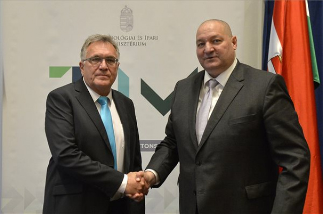 Megoldott a nagytarcsai Petőfi-lakótelep biztonságos fűtés- és melegvízellátása