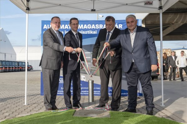 Letették a Szatmári Kft. új, automata raktárának alapkövét Jászberényben