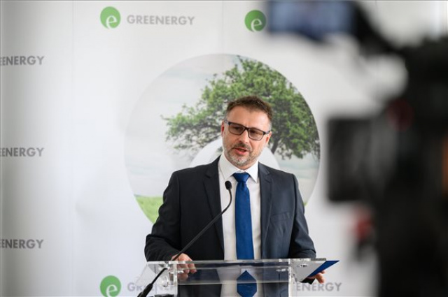 Átadták a Greenergy-csoport paksi naperőművét