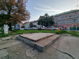 Elbontott hamburgerező