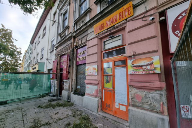 Elbontott hamburgerező