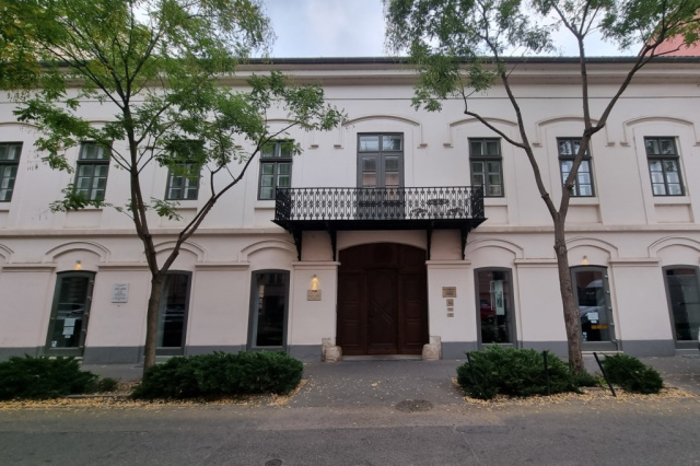 Tiszavirág Hotel és Kávézó