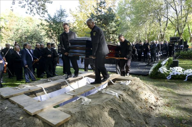 Végső búcsút vettek Szakcsi Lakatos Bélától