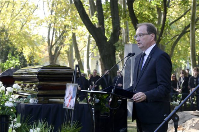 Végső búcsút vettek Szakcsi Lakatos Bélától